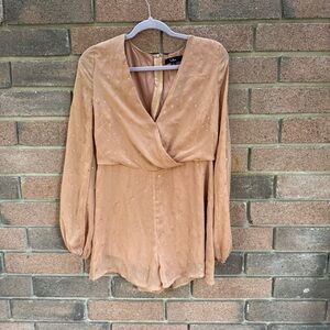 Lulu's Tan Romper with Gold Stars Size Large